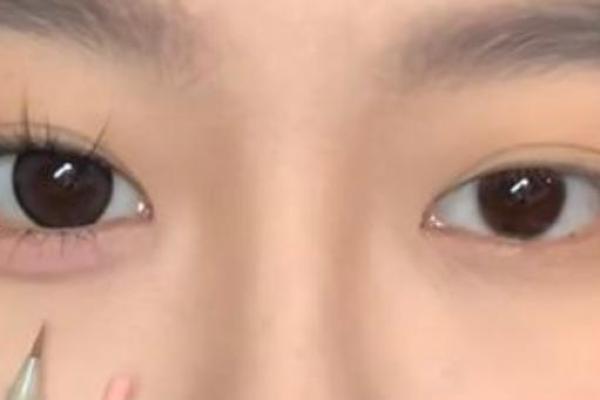 有卧蚕的女人面相解析：揭示她们独特的魅力与性格特征