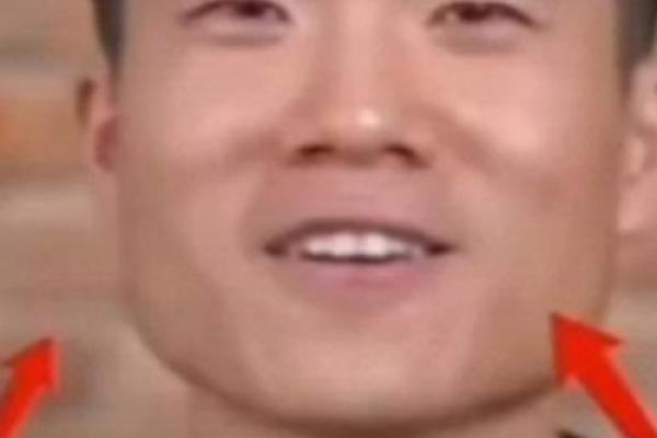 女性两腮凹陷面相的风水解读与建议