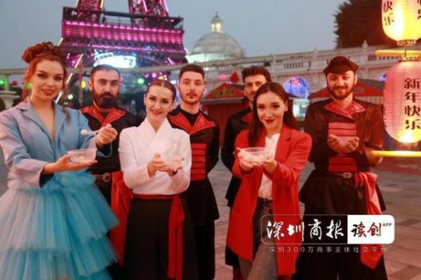 美国节日中的家庭团聚与社交活动