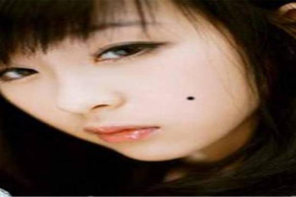 女性阴部有痣的征兆及其生理健康注意事项