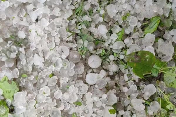 梦到冰雹暴风雨来临，预示着哪些重要转折？