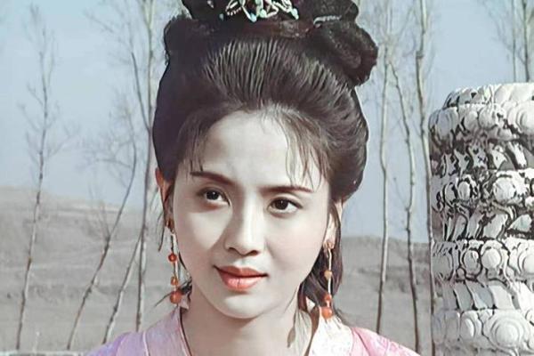 眉断风华，面相藏韵