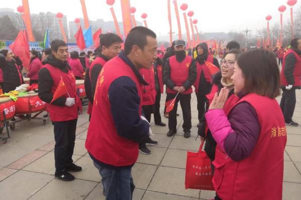 节日盛宴：克拉科夫的五一劳动节民俗风情