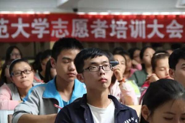 朱笑笑：笑迎好运，姓名中的阳光使者