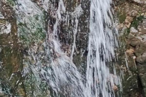 王溪：溪水潺潺，润物无声，智慧人生之水涌动不息