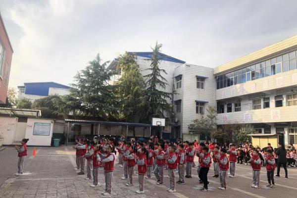 国庆华彩，民俗传承韵律长