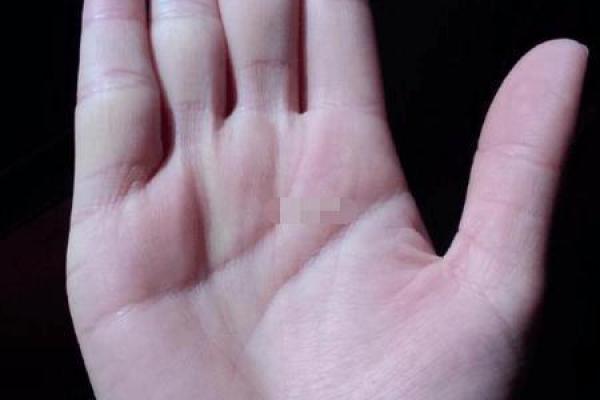解锁失败：手相秘术揭秘，为何你的运势总差强人意？