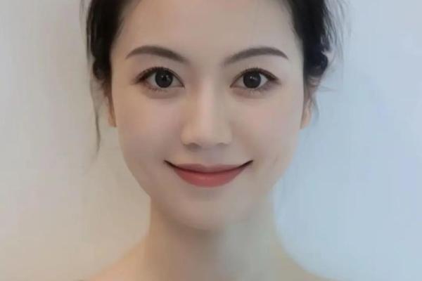 富婆面相解析：财气逼人，富贵天成之相