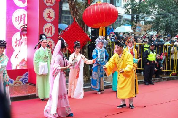 五四佳节，民俗文化绽放异彩，共赏民间风情