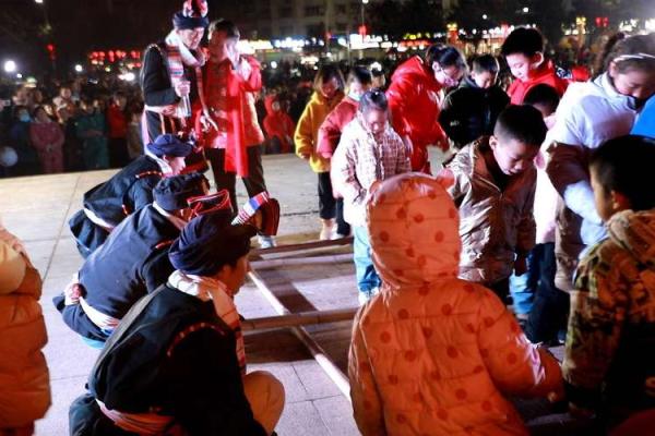 五四佳节，民俗文化绽放异彩，共赏民间风情