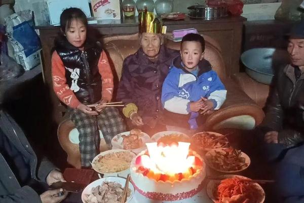 陈圣恩：吉祥如意，福星高照之姓名解析