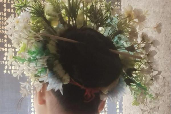 饶芬：瑞气盈门，芬香满园，人生运势如花绽放