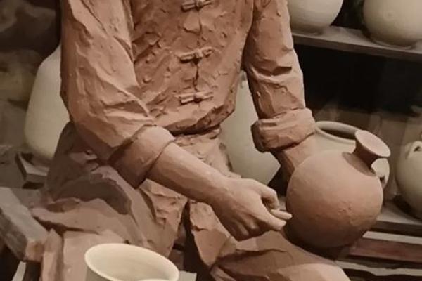 淄博陶瓷：探寻千年传统文化的艺术瑰宝