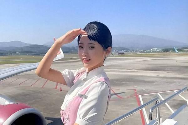 滴滴空姐面相揭秘：美丽背后的面相密码