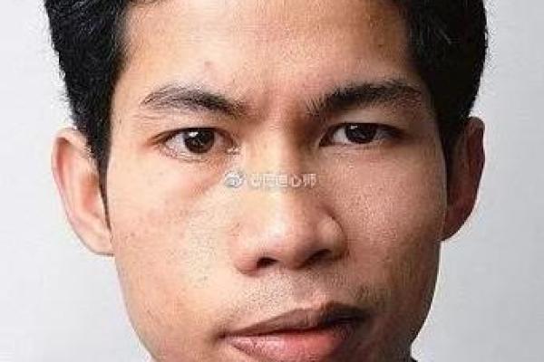 面相忠厚，男子气概彰显