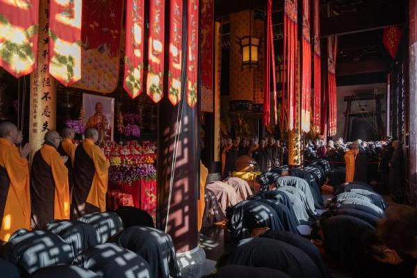 禅意盎然，法会盛况：2016年佛教节日民俗探秘