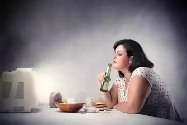 驼背女人命运揭秘：背后隐藏的惊人秘密！