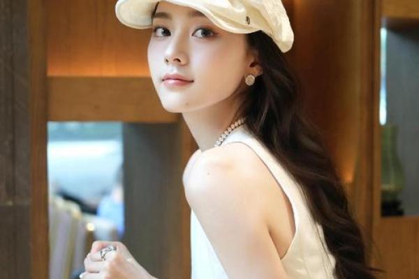 侧脸美人痣，运势加身：女性痣相的神奇魅力