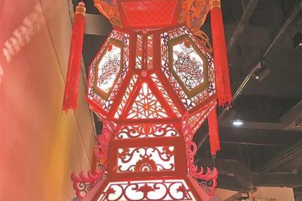 花灯璀璨，祈福迎祥——探寻十二月初三十的节日庆典