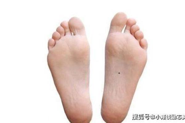 脚背上的痣，这里藏着你的财运密码！