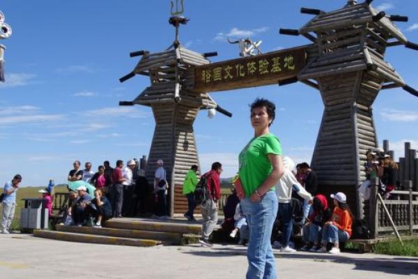 刘长青：青松挺拔，长青不老，人生运势无限风光