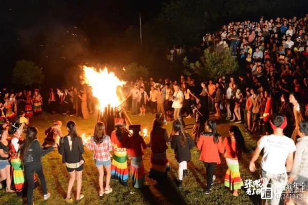 八月的庆典：探寻30日民俗风情