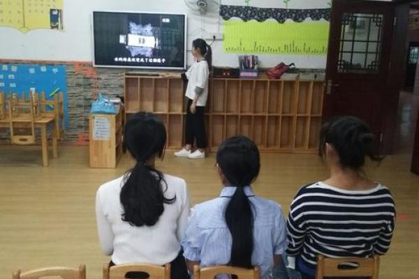 雅曦名字运势：阳光照耀，智慧绽放