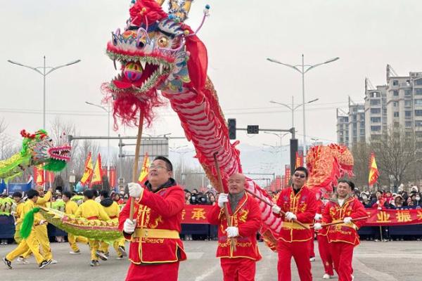 正月十四闹元宵，民俗风情共欢腾