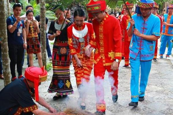 探秘泰国鬼节：传统文化中的神秘仪式与习俗