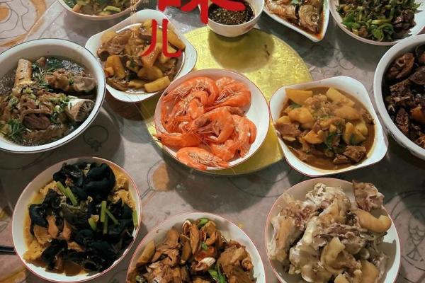 春节灯火，情满团圆夜