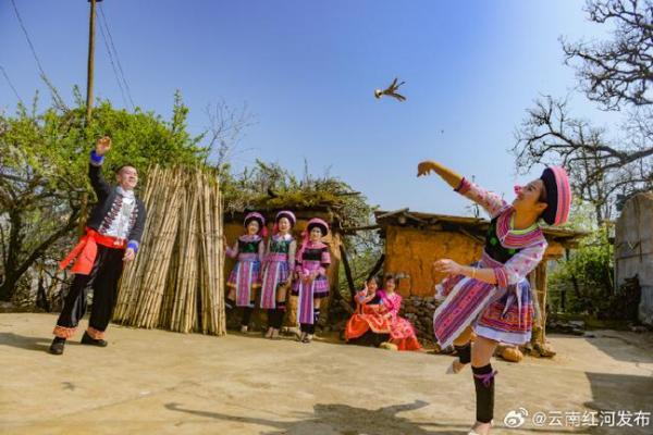 苗族花山节：传承千年民俗，共赏盛装狂欢