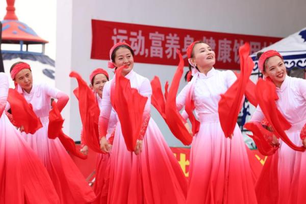 草原欢歌：那达慕大会的民俗风情