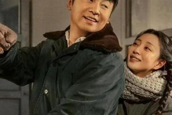 眼角微斜，命运之窗悄然开启