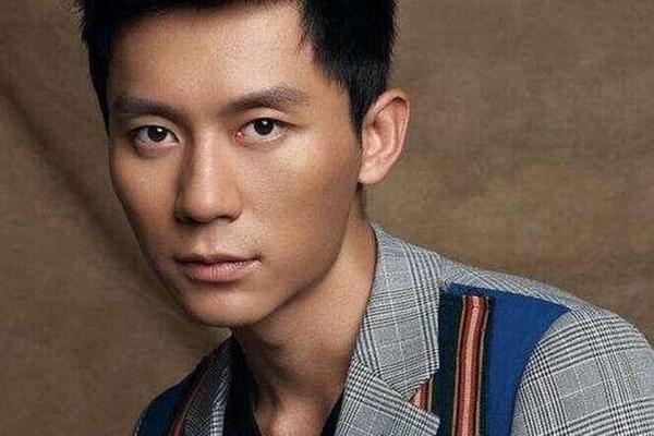 晨竣之光：解码李晨竣姓名的运势密码