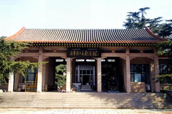 陈嘉庚：传统文化的守护者与传承者