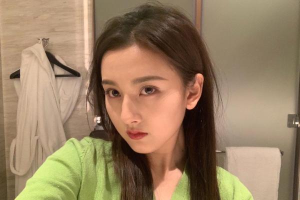 痣点分布如星，她美得令人惊艳！