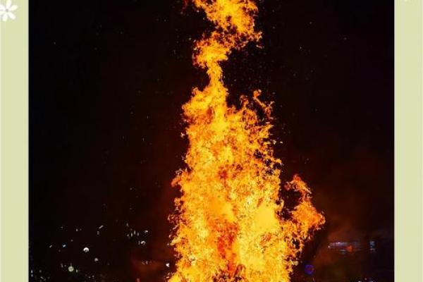 土族火把节：篝火共舞，传承千年文化
