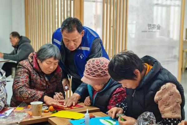 瑞犬迎春闹新春，民俗风情庆团圆