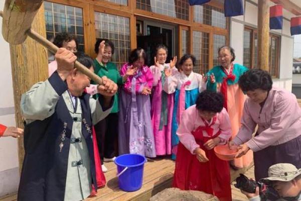 朝鲜传统节日里的民俗风情