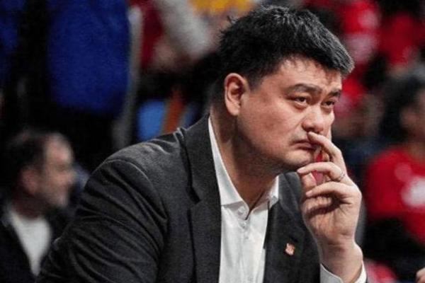 姚明下巴面相揭秘：王者气韵尽在颌下风华