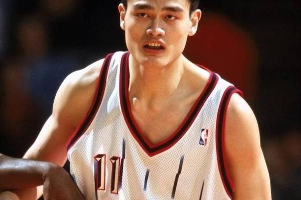 姚明下巴面相揭秘：王者气韵尽在颌下风华