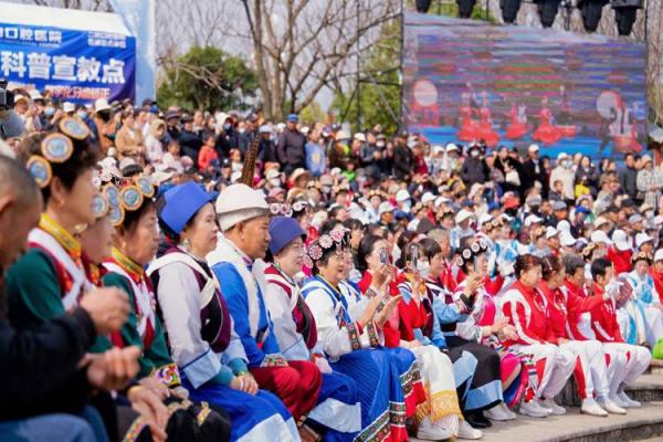 民俗传承：纳西族节日里的独特魅力