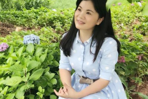廖璐：璀璨星辰，智慧与美丽的完美融合