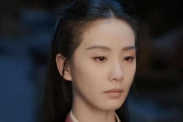 痣在眉心藏，这位女神的秘密武器