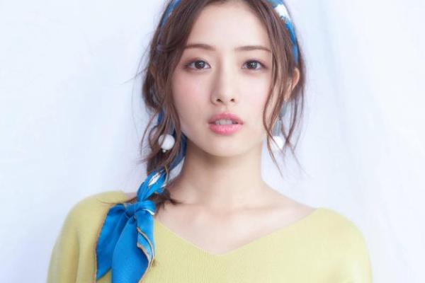 微笑如花，面容可爱：揭秘面向之美