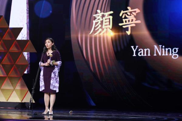 从名字到成就：成功人物如何借助名字走向巅峰