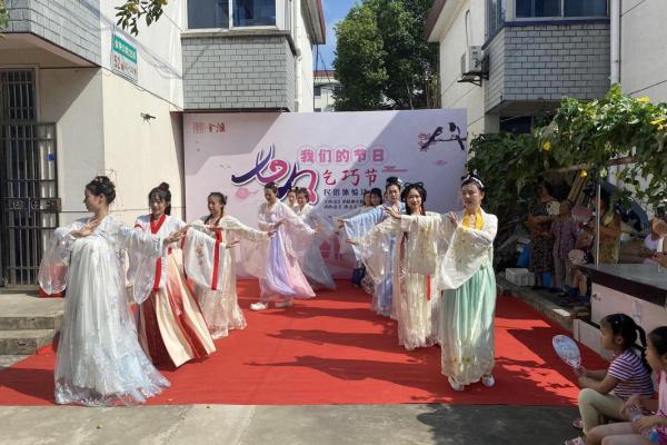 乞巧节：巧手织梦，月老牵红线